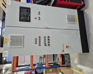 Schaltschrank Broiler Fütterung + Ventilation
